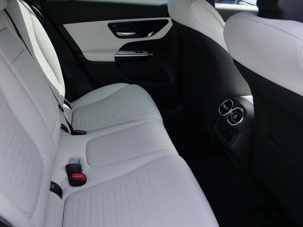 Used Mercedes-Benz GLC 2023 for sale - 76372338: Photo 8