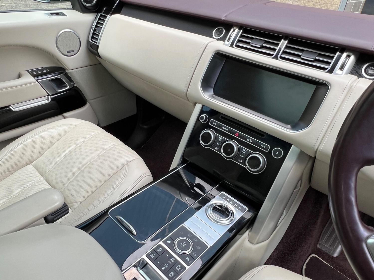 Used Land Rover Range Rover 2017 for sale - 76152576: Photo 22