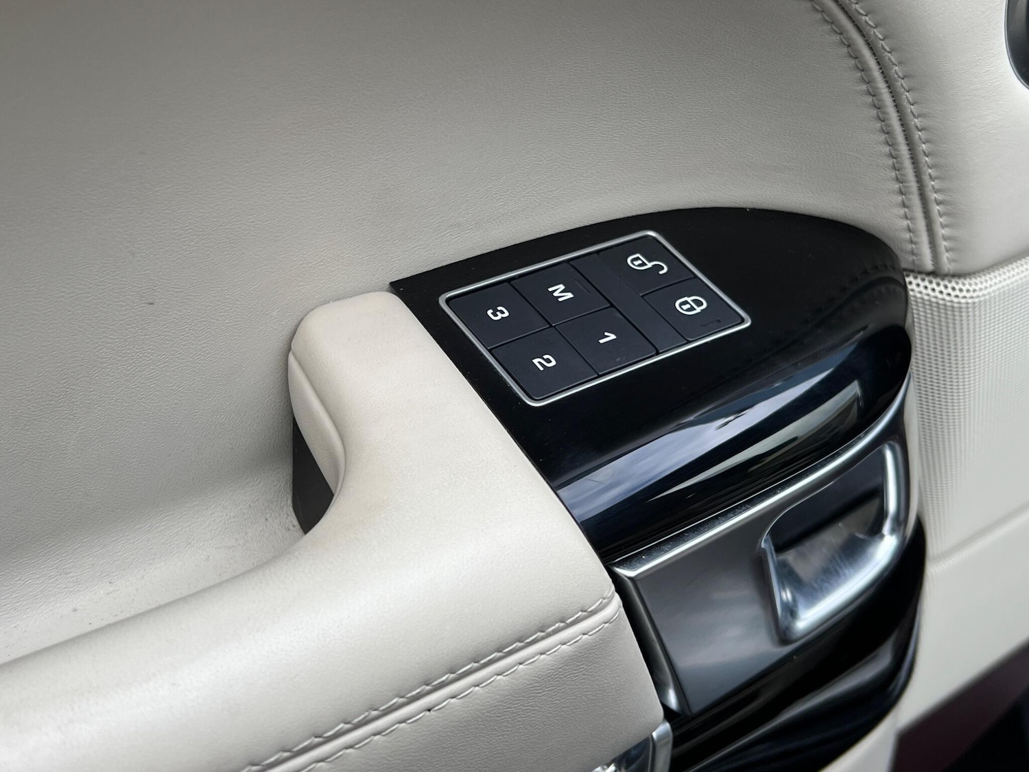 Used Land Rover Range Rover 2017 for sale - 76152576: Photo 52