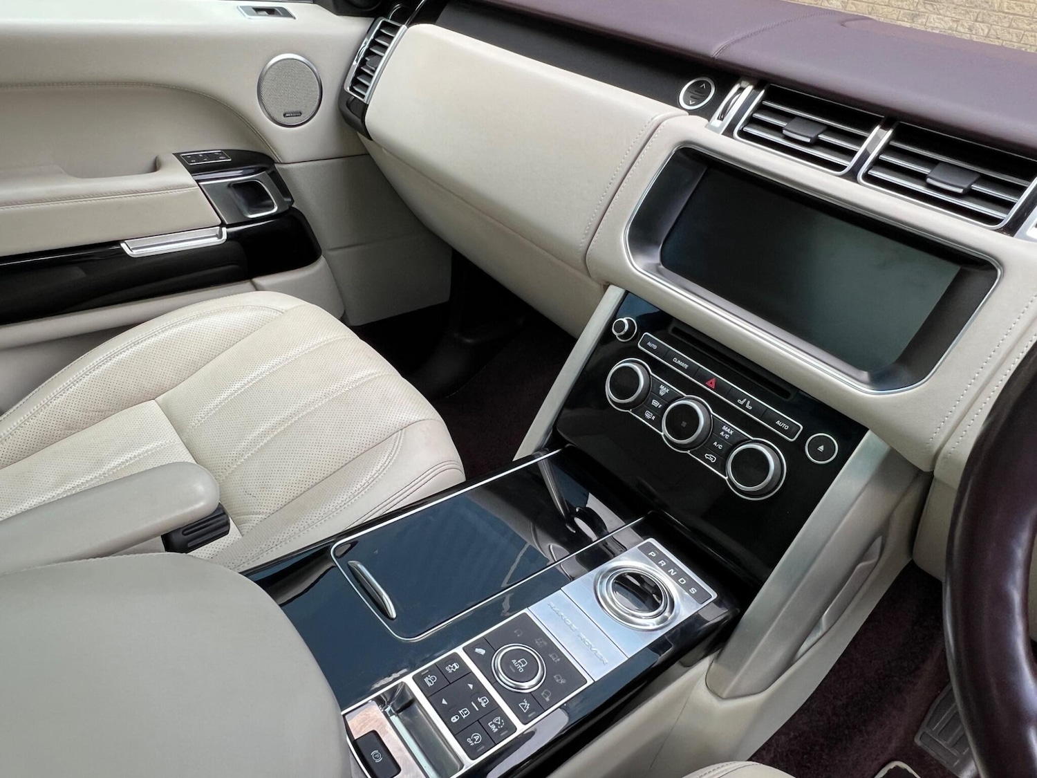 Used Land Rover Range Rover 2017 for sale - 76152576: Photo 94