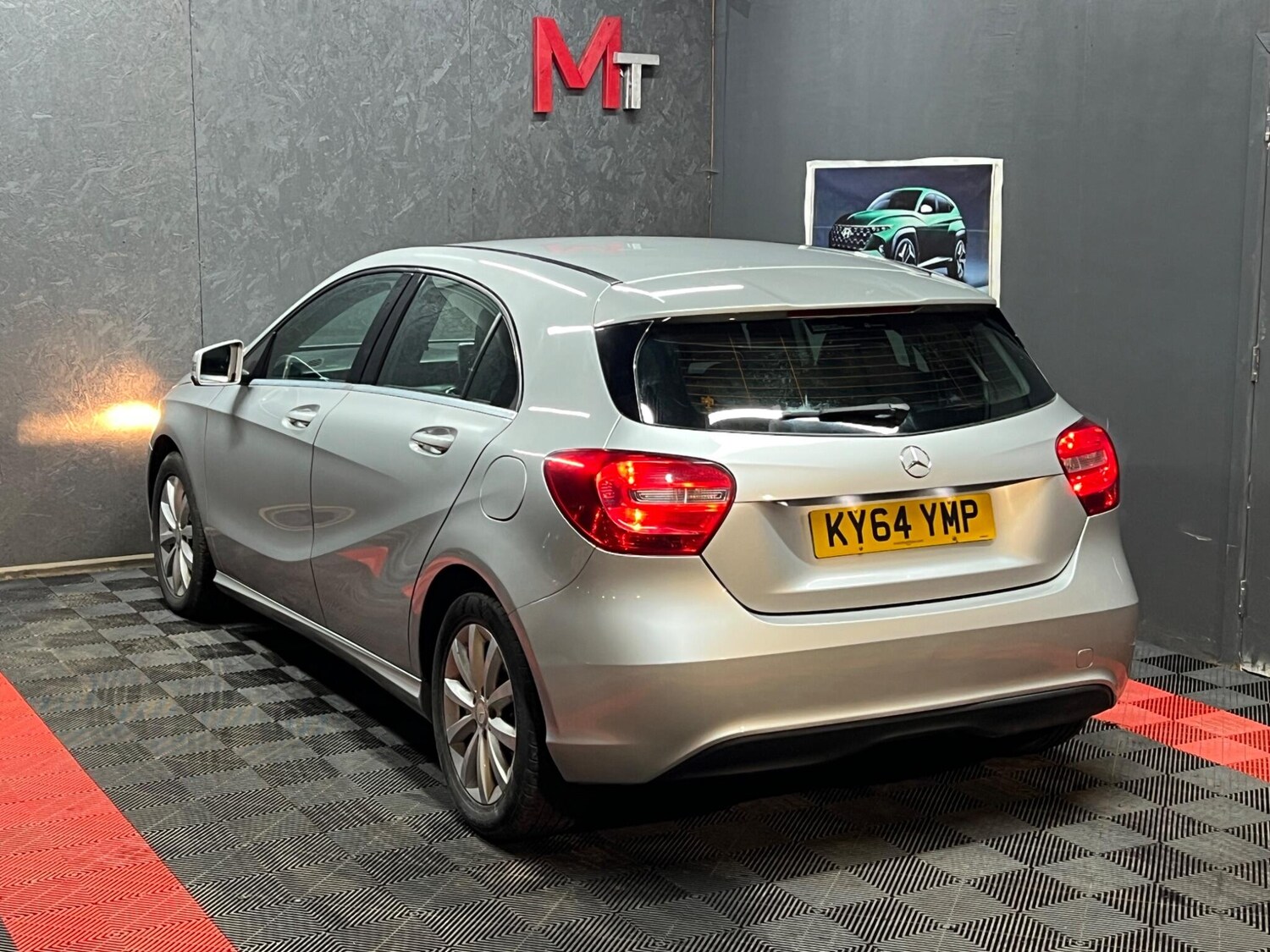 Used Mercedes-Benz A-Class 2014 for sale - 76913924: Photo 5