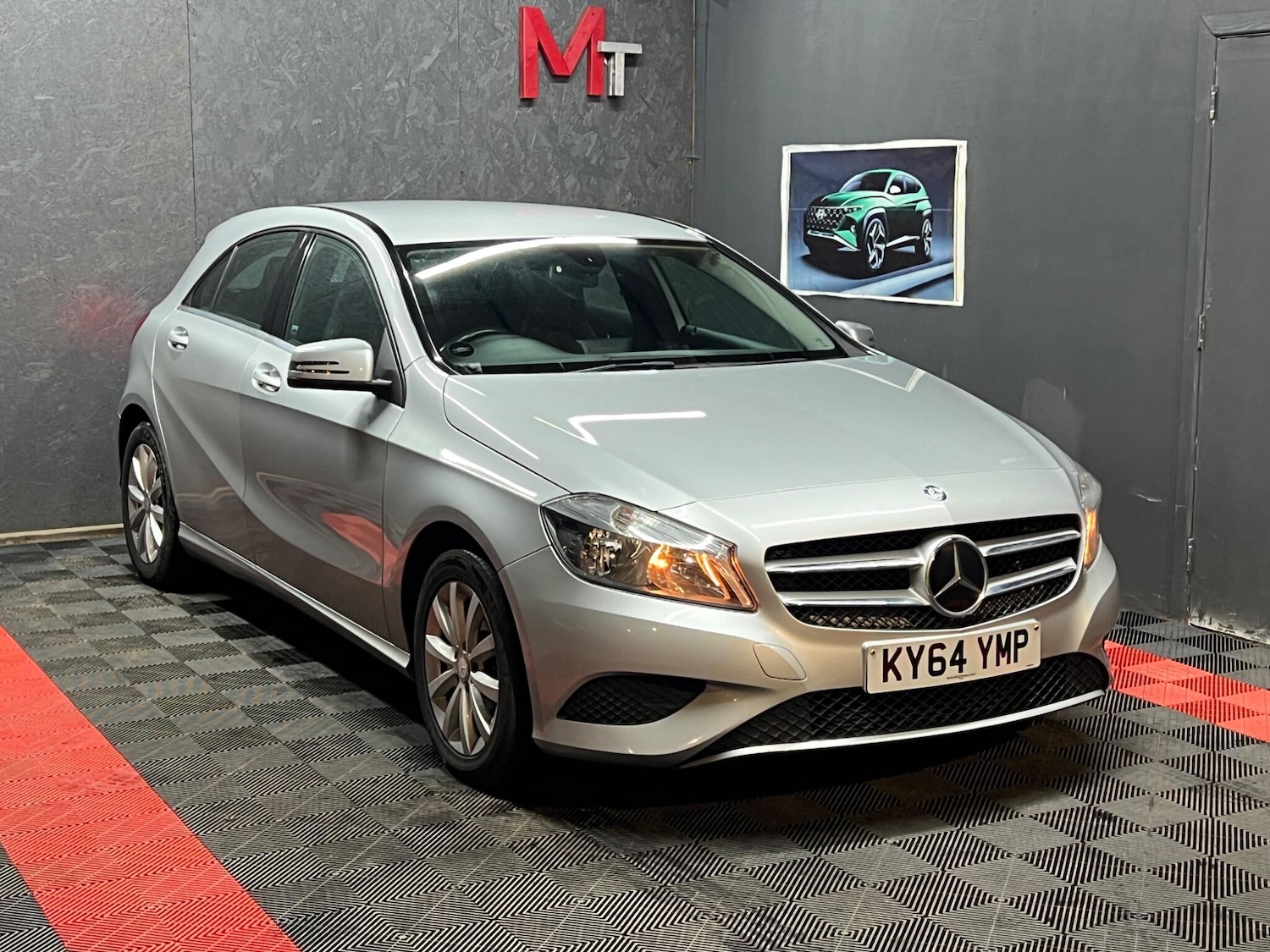 Used Mercedes-Benz A-Class 2014 for sale - 76913924: Photo 9