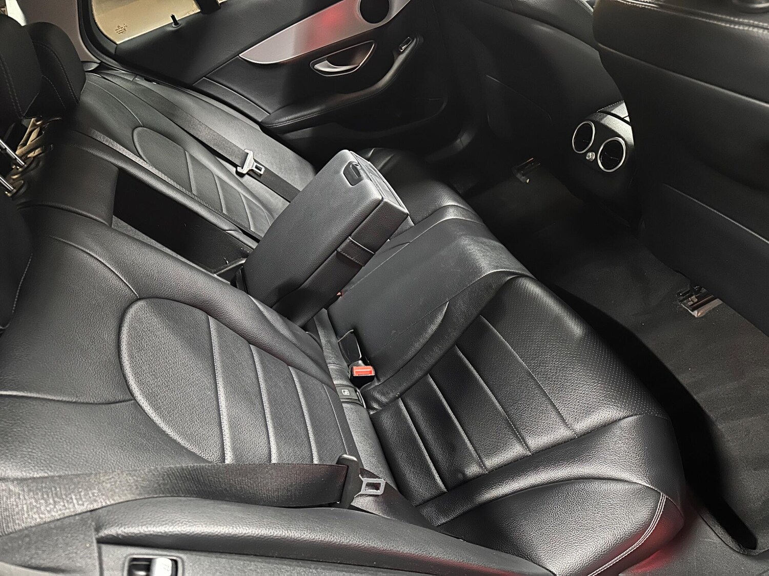 Used Mercedes-Benz C Class 2017 for sale - 76886325: Photo 17