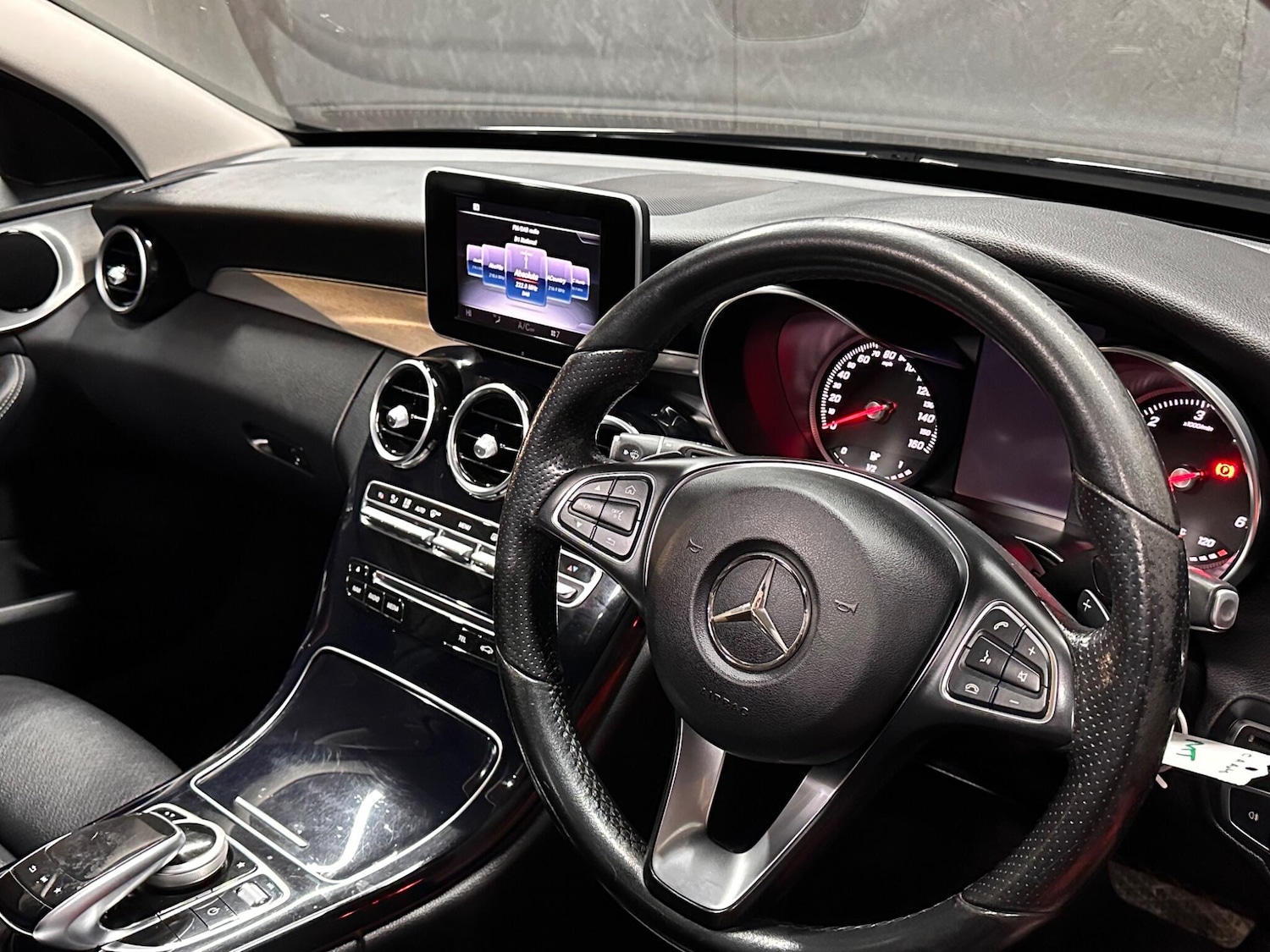 Used Mercedes-Benz C Class 2017 for sale - 76886325: Photo 29