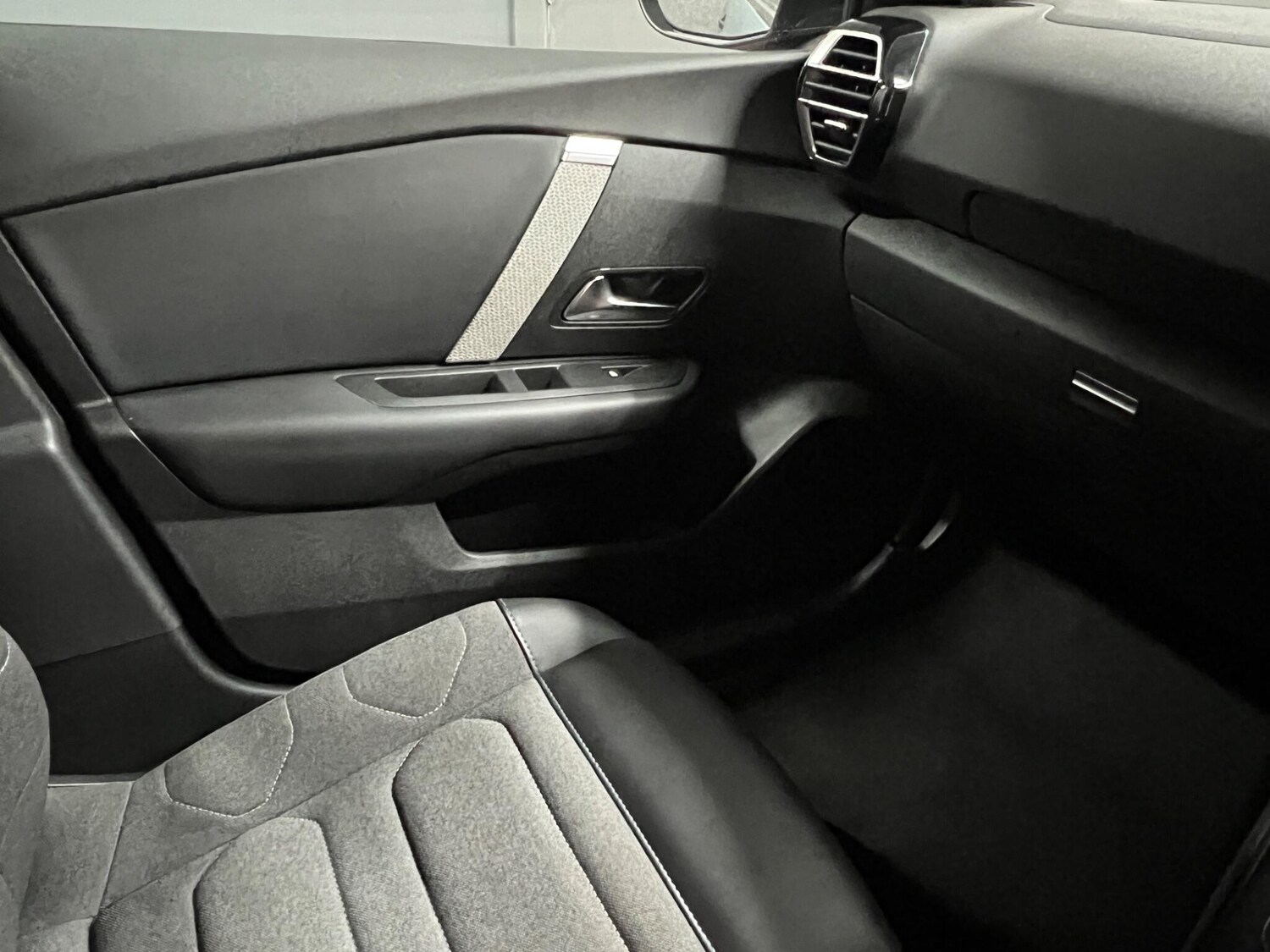 Used Citroen C4 2023 for sale - 77838927: Photo 30