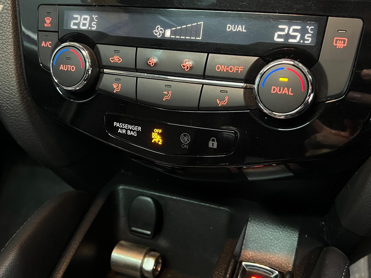 Used Nissan Qashqai for sale - 77784250: Photo 23