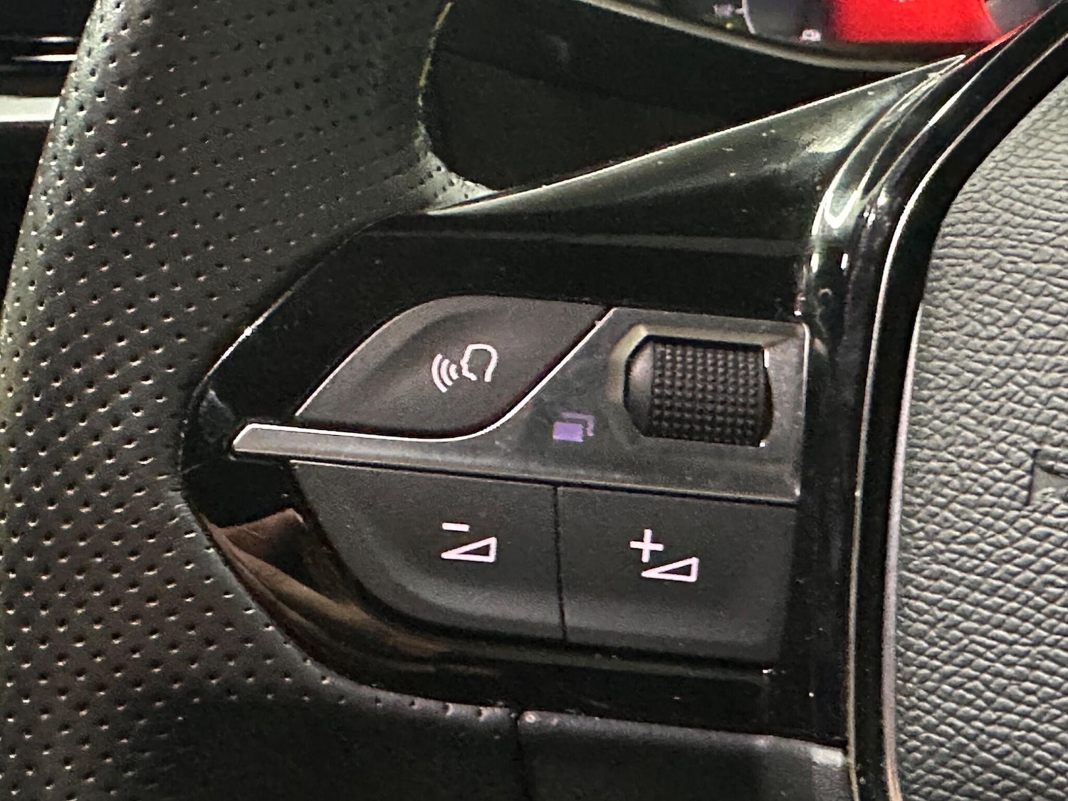 Used Peugeot 2008 2022 for sale - 77892951: Photo 16