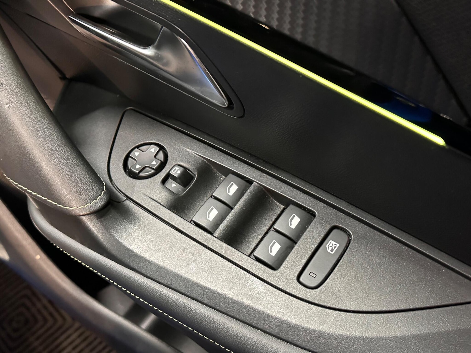 Used Peugeot 2008 2022 for sale - 77892951: Photo 39