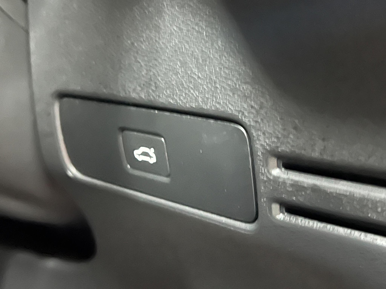 Used Volvo XC40 for sale - 78116379: Photo 22