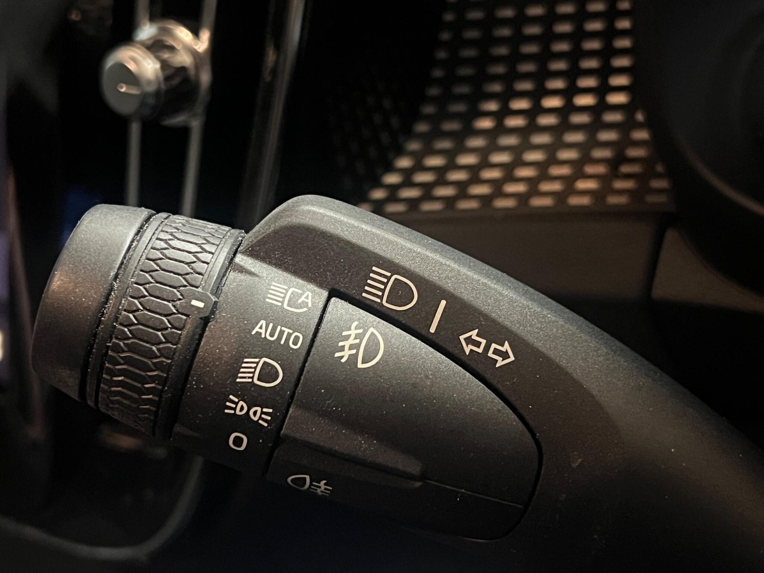 Used Volvo XC40 for sale - 78116379: Photo 25