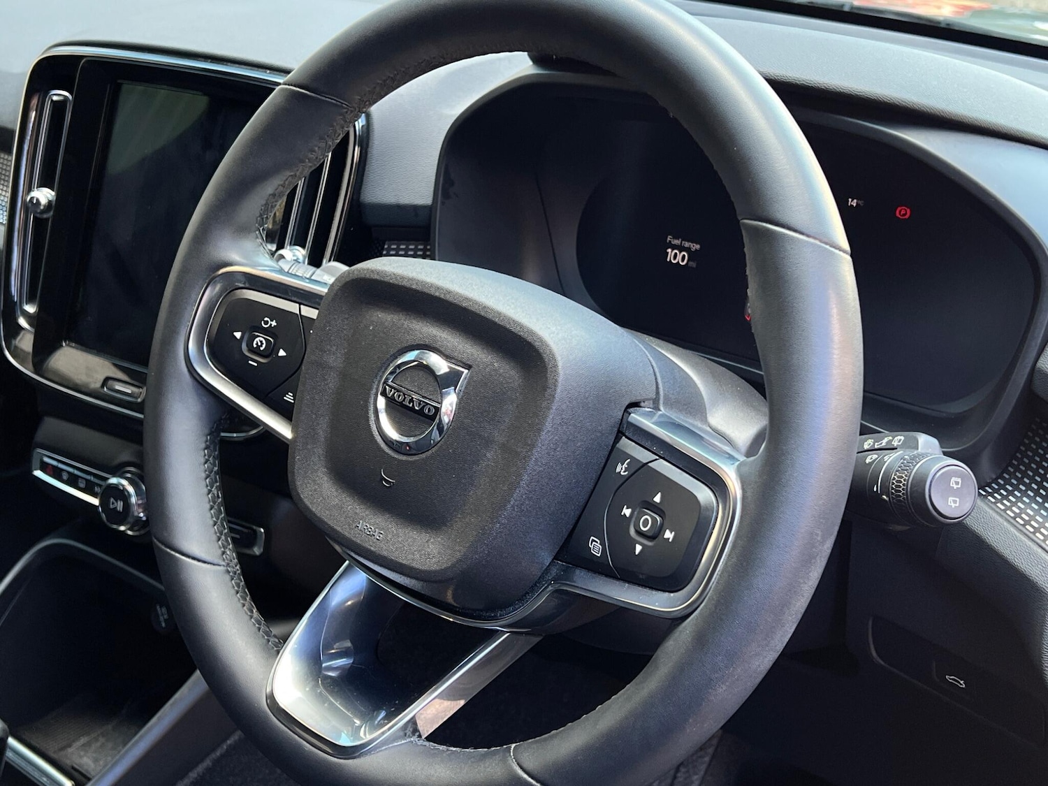 Used Volvo XC40 for sale - 78116379: Photo 39