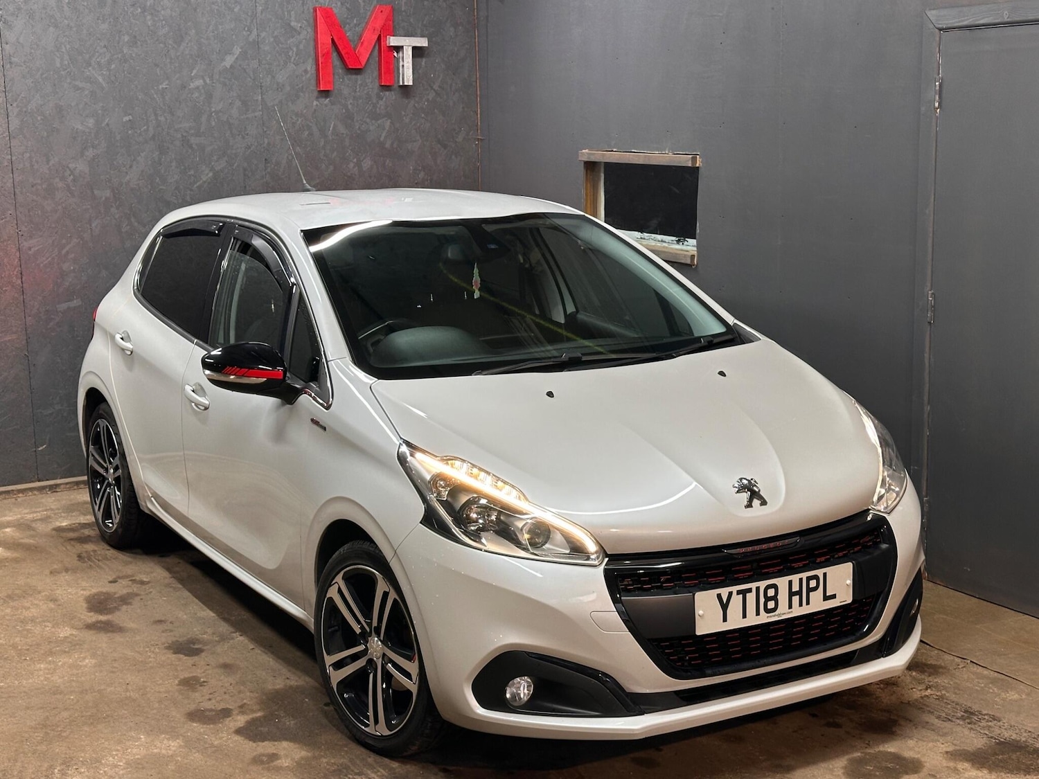 Used Peugeot 208 2018 for sale - 76521647: Photo 1
