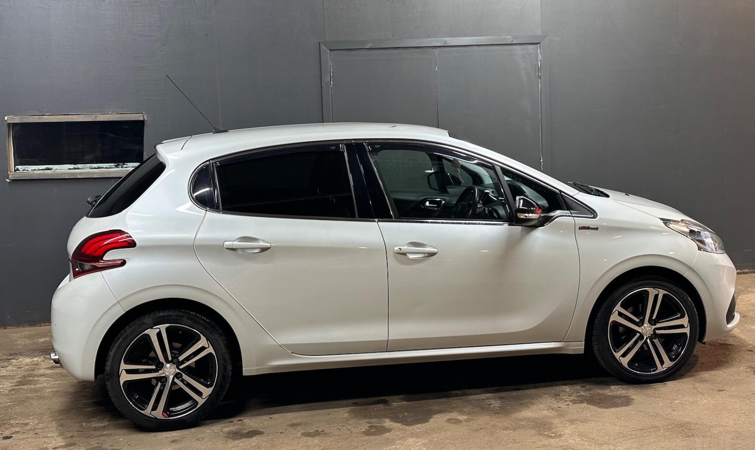 Used Peugeot 208 2018 for sale - 76521647: Photo 10