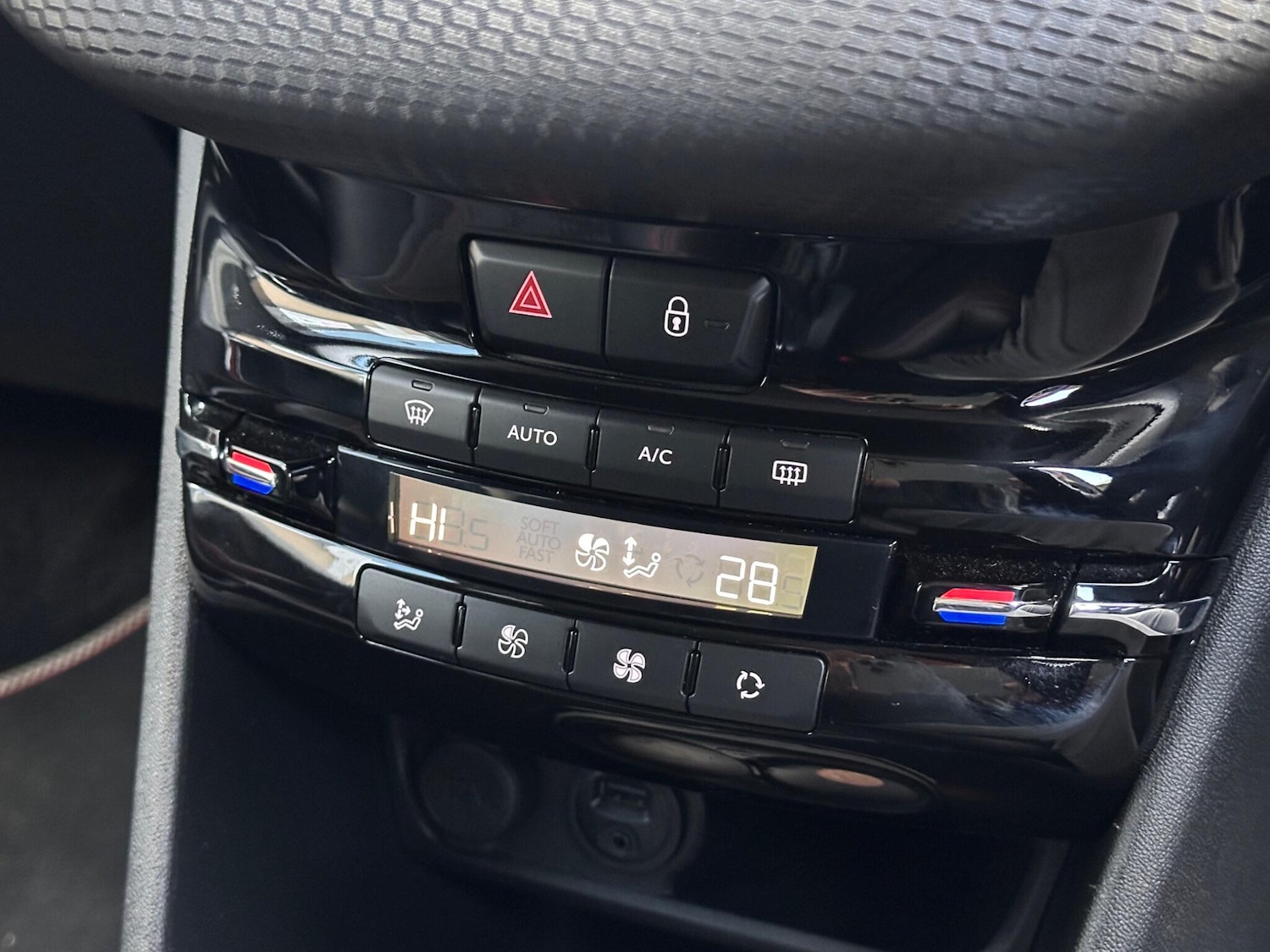 Used Peugeot 208 2018 for sale - 76521647: Photo 16