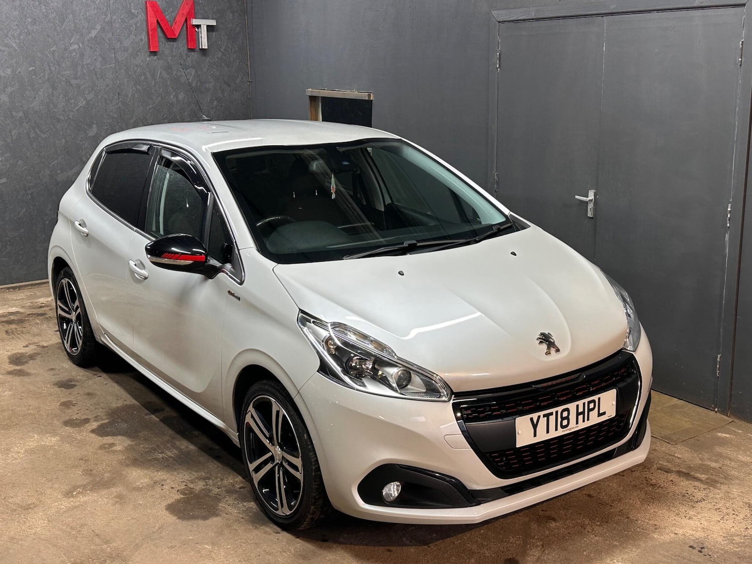 Used Peugeot 208 2018 for sale - 76521647: Photo 2