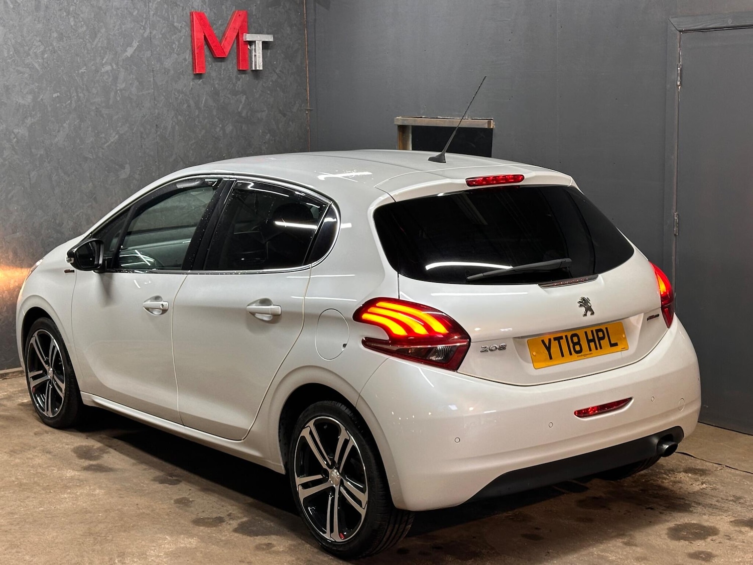 Used Peugeot 208 2018 for sale - 76521647: Photo 3