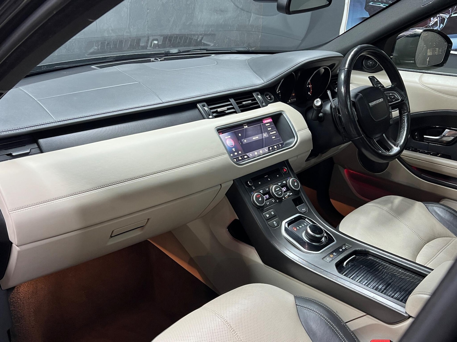 Used Land Rover Range Rover Evoque 2017 for sale - 77066393: Photo 17