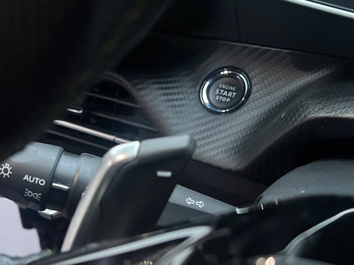 Used Peugeot 2008 2023 for sale - 77050013: Photo 48