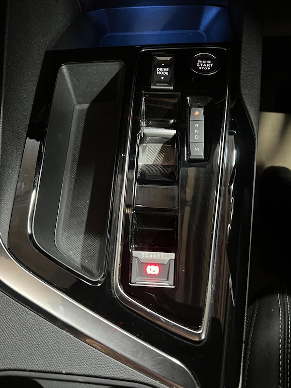 Used Peugeot 3008 2023 for sale - 76021229: Photo 54