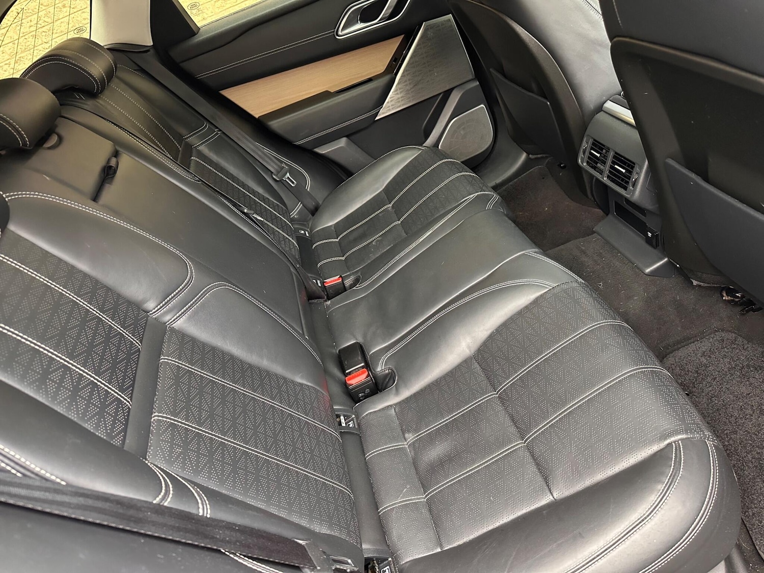 Used Land Rover Range Rover Velar 2018 for sale - 76472916: Photo 13