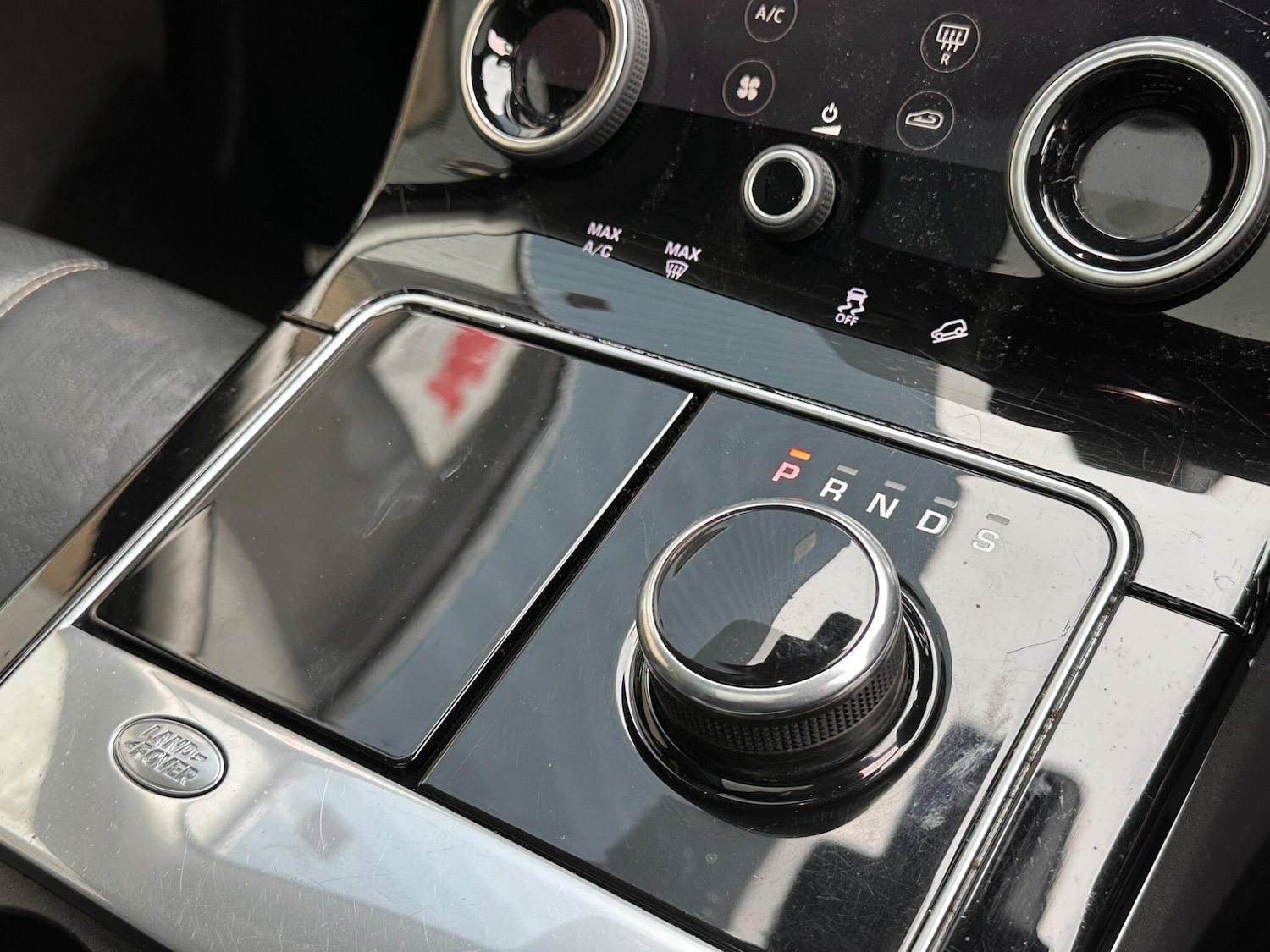 Used Land Rover Range Rover Velar 2018 for sale - 76472916: Photo 16