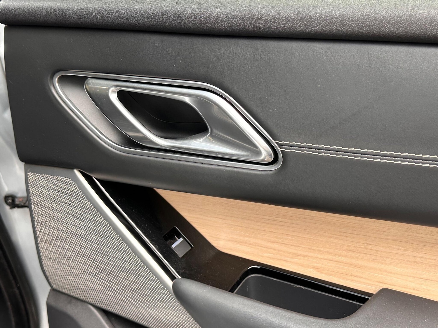 Used Land Rover Range Rover Velar 2018 for sale - 76472916: Photo 19