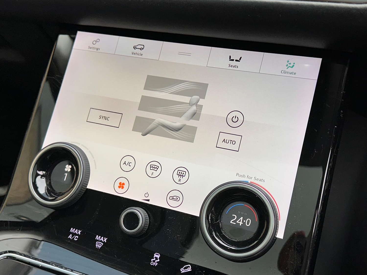 Used Land Rover Range Rover Velar 2018 for sale - 76472916: Photo 26