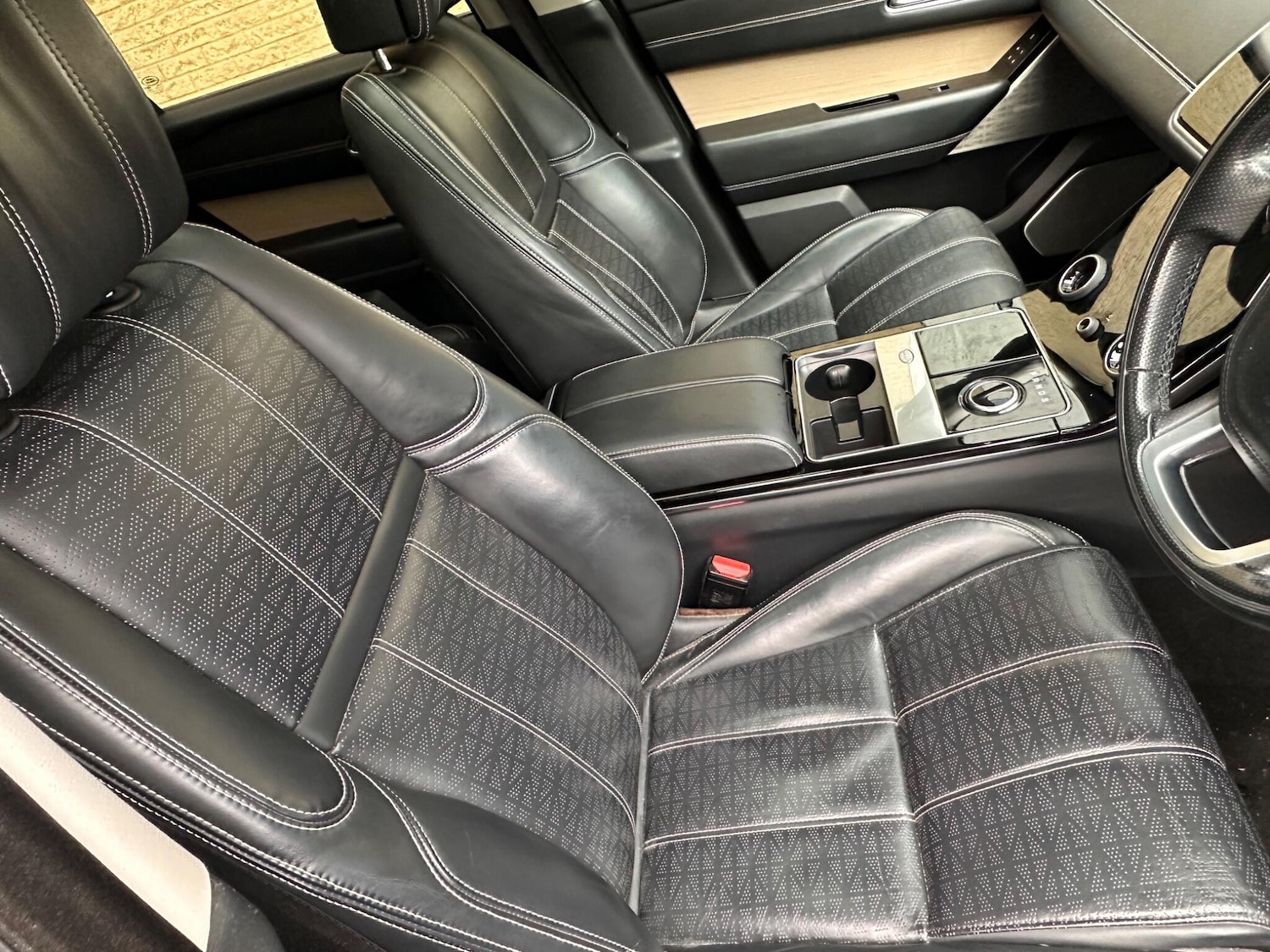 Used Land Rover Range Rover Velar 2018 for sale - 76472916: Photo 30