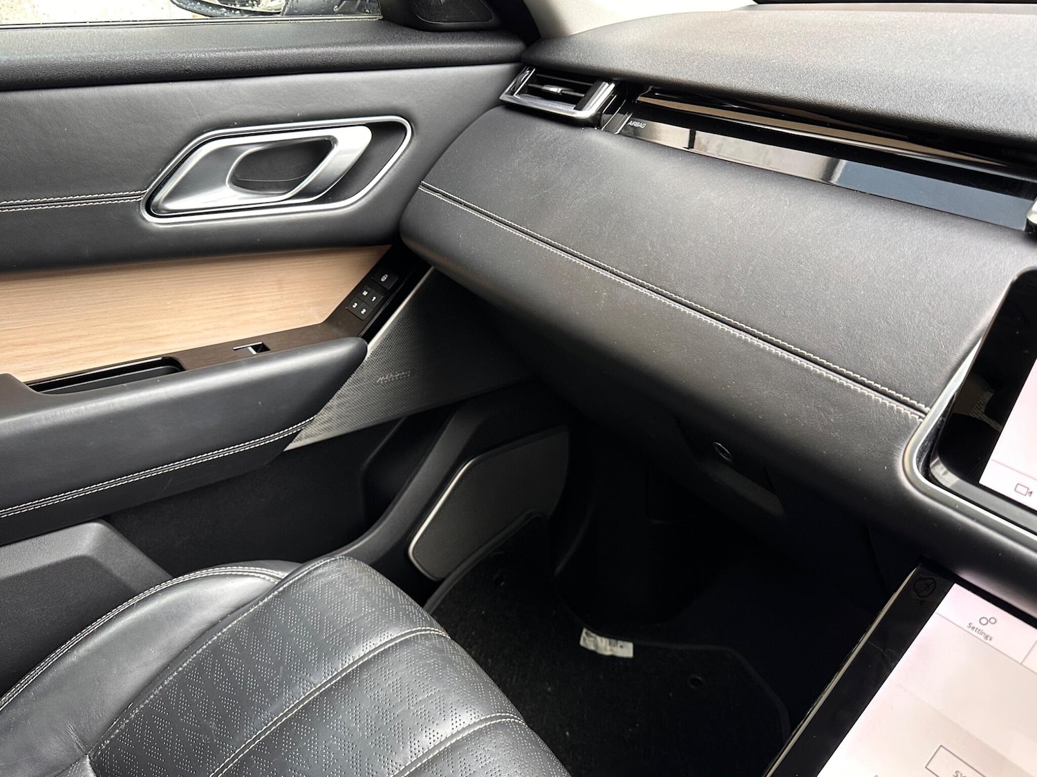 Used Land Rover Range Rover Velar 2018 for sale - 76472916: Photo 36