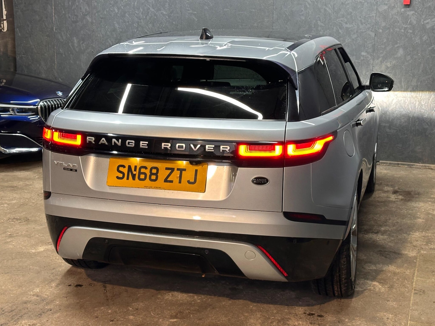 Used Land Rover Range Rover Velar 2018 for sale - 76472916: Photo 8