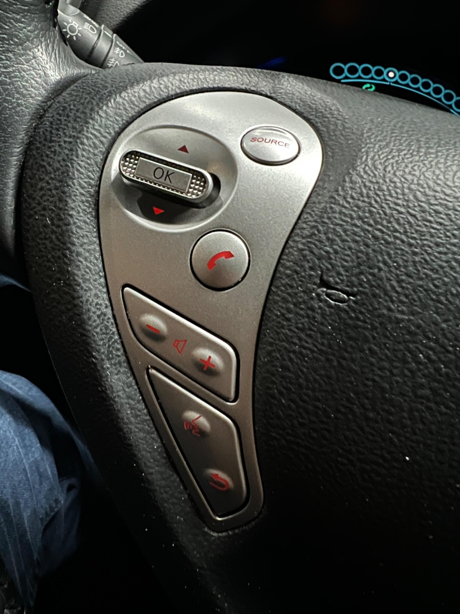 Used Nissan Leaf 2017 for sale - 77982479: Photo 26