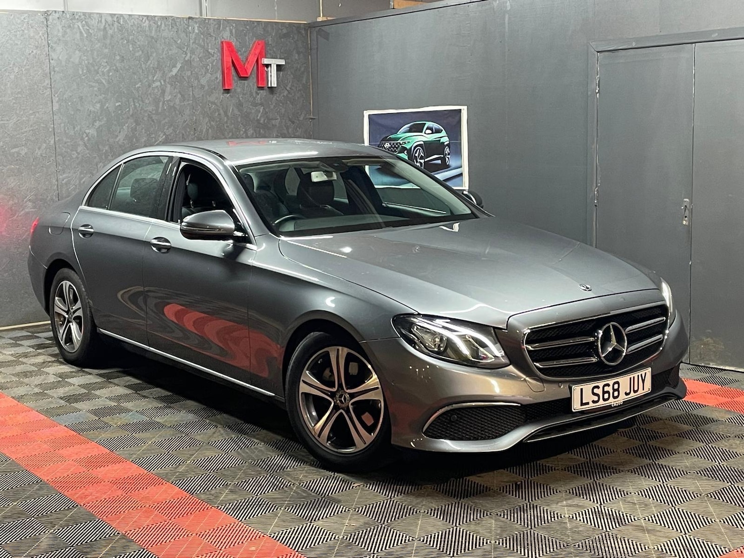 Used Mercedes-Benz E Class 2018 for sale - 77238631: Photo 2