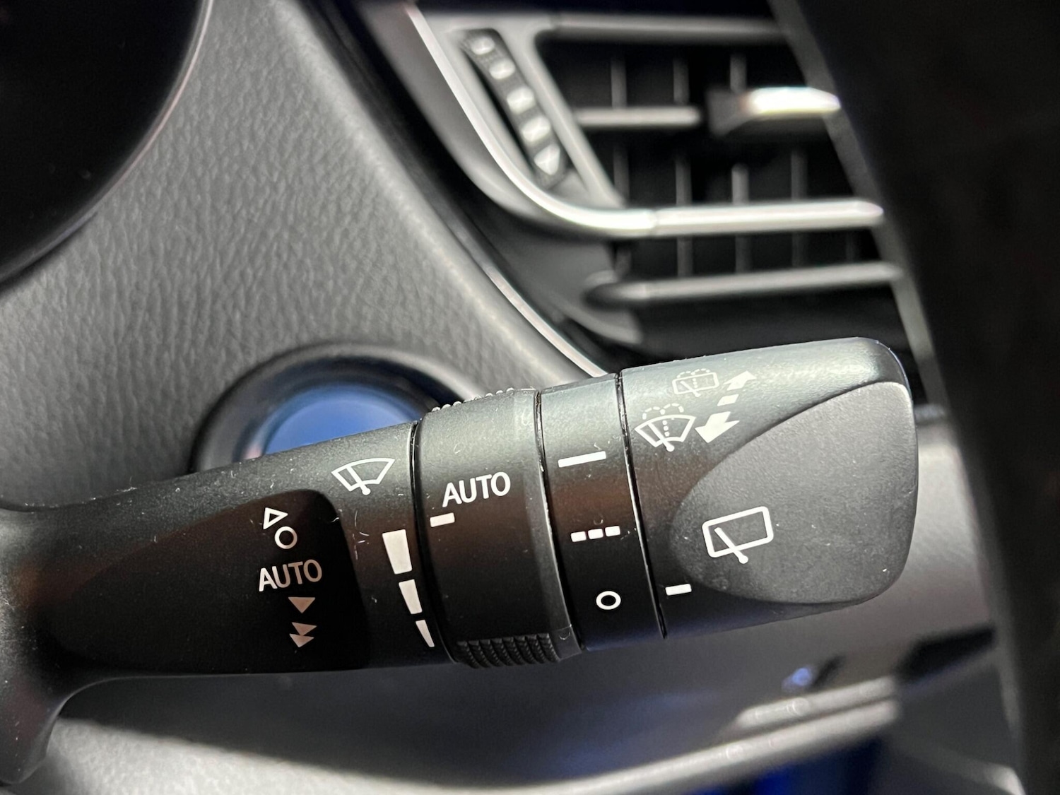 Used Toyota C-HR 2018 for sale - 78157409: Photo 35