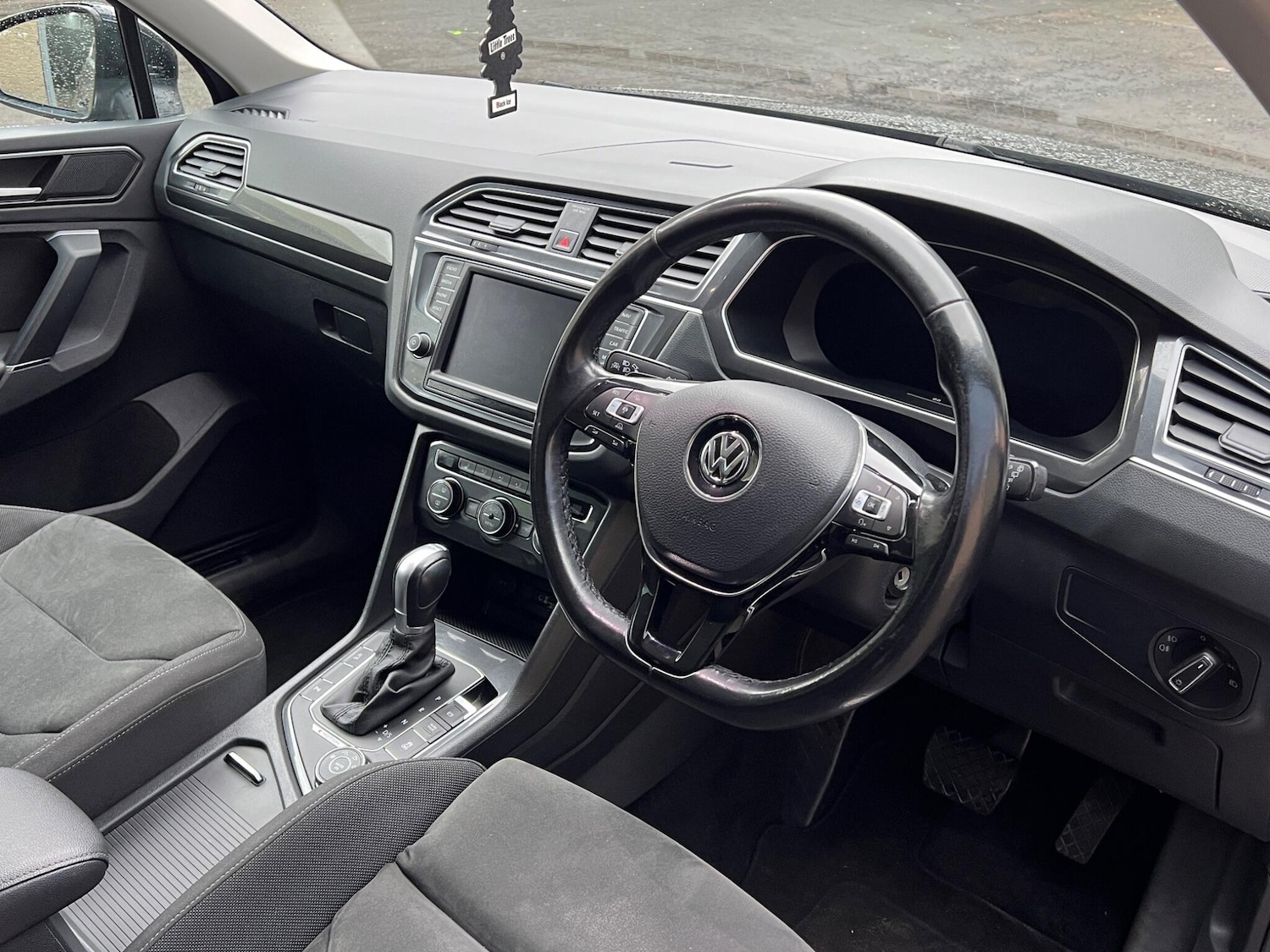 Used Volkswagen Tiguan 2017 for sale - 76976216: Photo 22