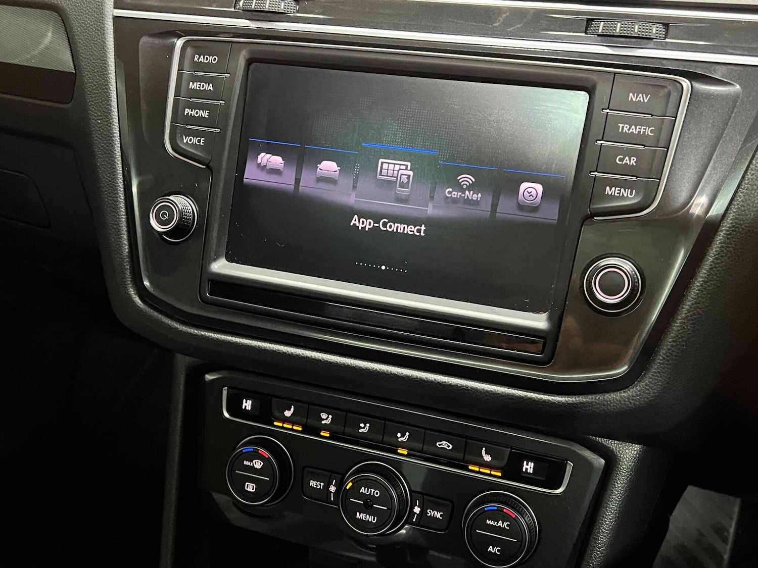 Used Volkswagen Tiguan 2017 for sale - 76976216: Photo 38