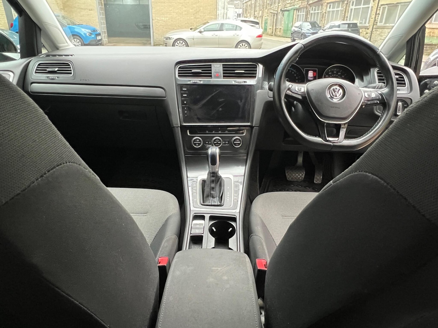 Used Volkswagen Golf 2018 for sale - 77647127: Photo 14