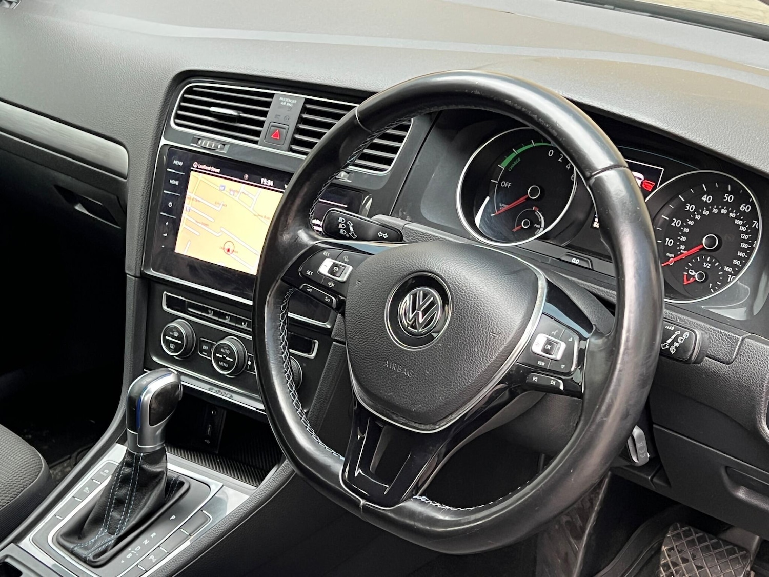 Used Volkswagen Golf 2018 for sale - 77647127: Photo 35