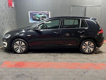 Used Volkswagen Golf 2018 for sale - 77647127: Photo