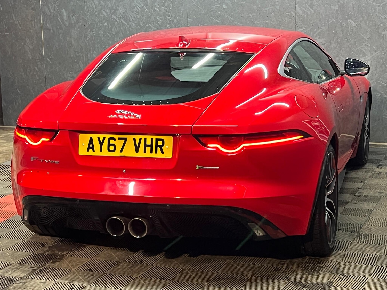 Used Jaguar F-Type 2017 for sale - 77585991: Photo 17