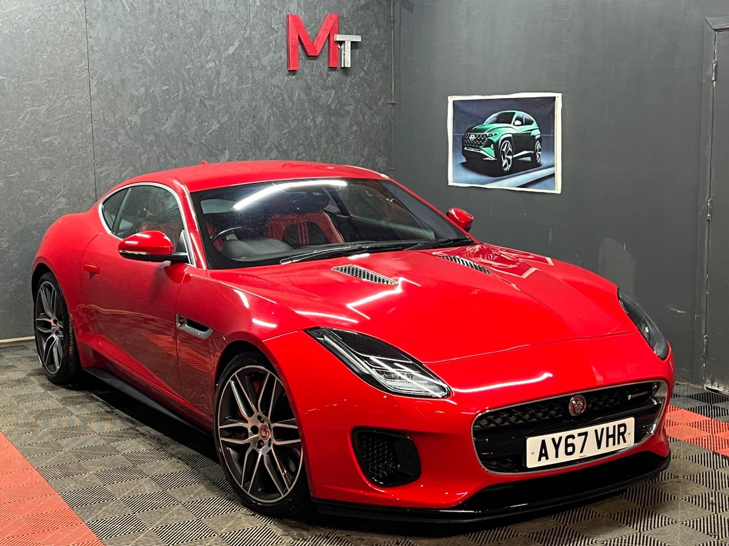 Used Jaguar F-Type 2017 for sale - 77585991: Photo 2