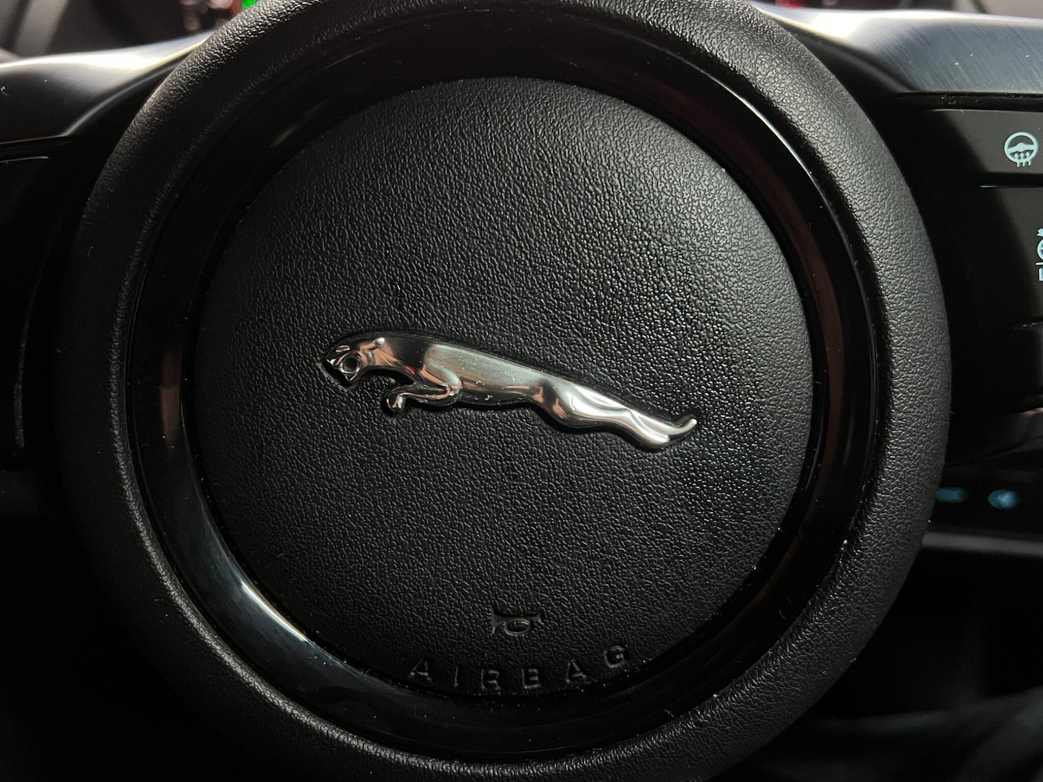 Used Jaguar F-Type 2017 for sale - 77585991: Photo 50