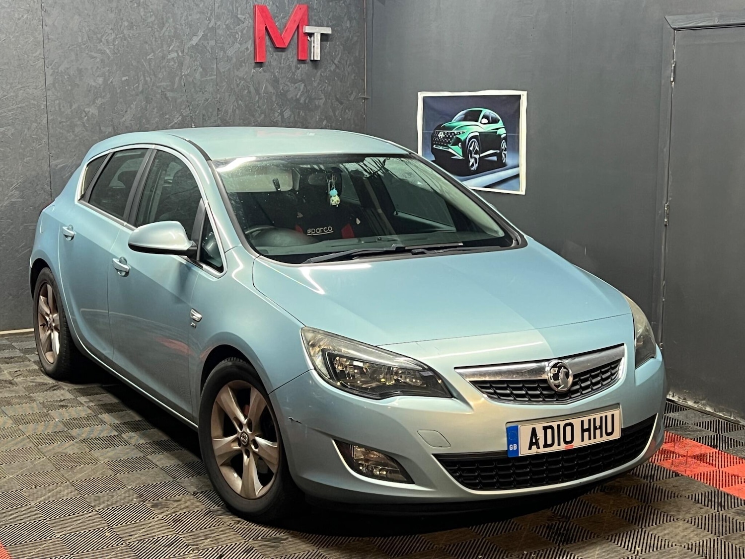 Used Vauxhall Astra 2010 for sale - 77633252: Photo 2