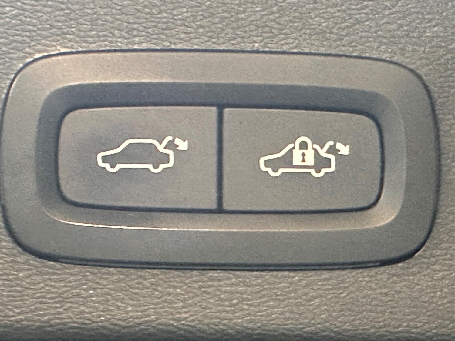 Used Volvo XC40 for sale - 77238354: Photo 15