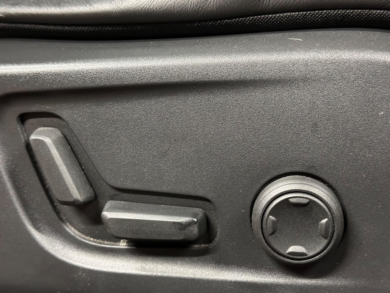 Used Volvo XC40 for sale - 77238354: Photo 23