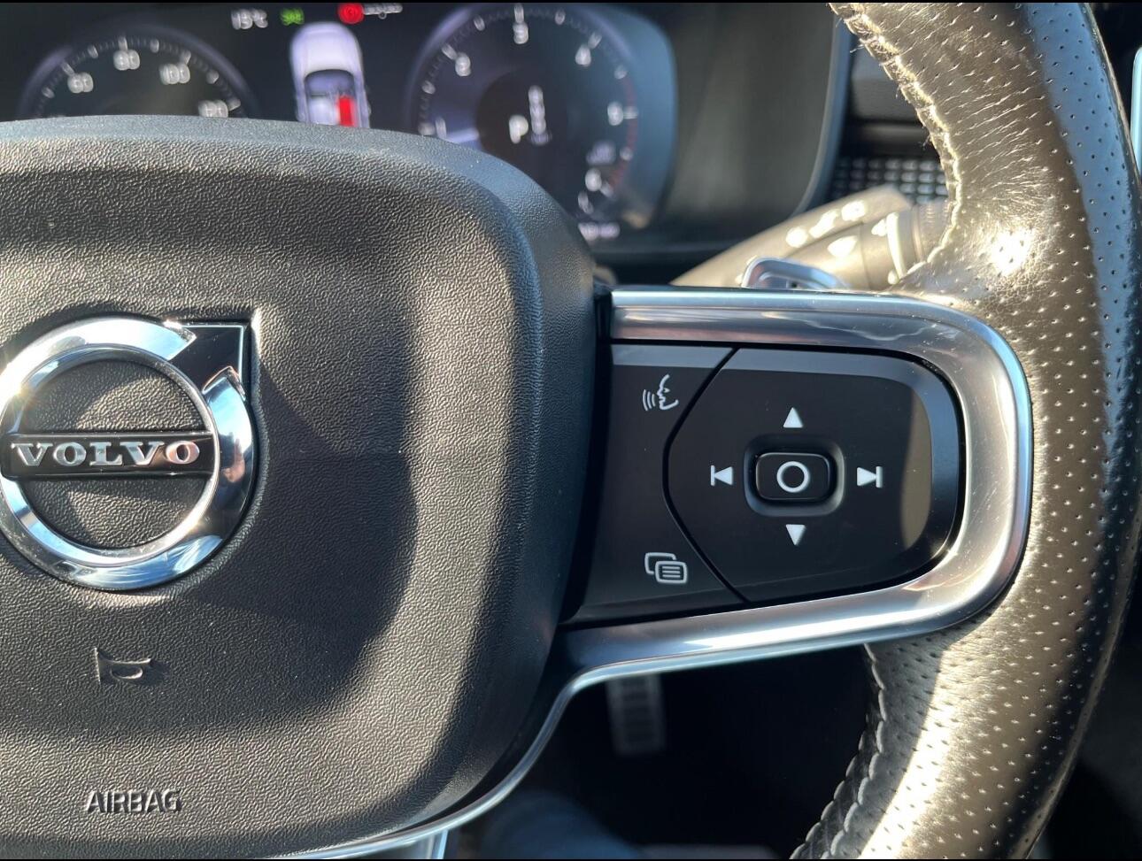 Used Volvo XC40 for sale - 77238354: Photo 33