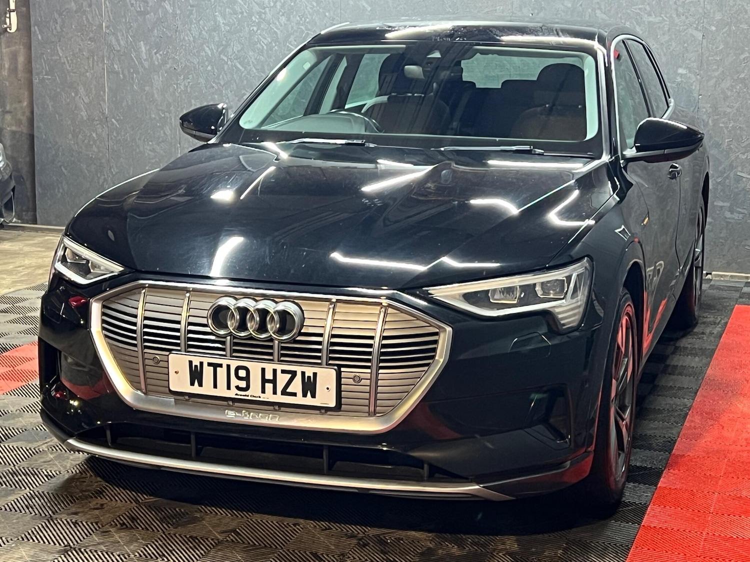 Used Audi e-tron 2019 for sale - 77496962: Photo 3
