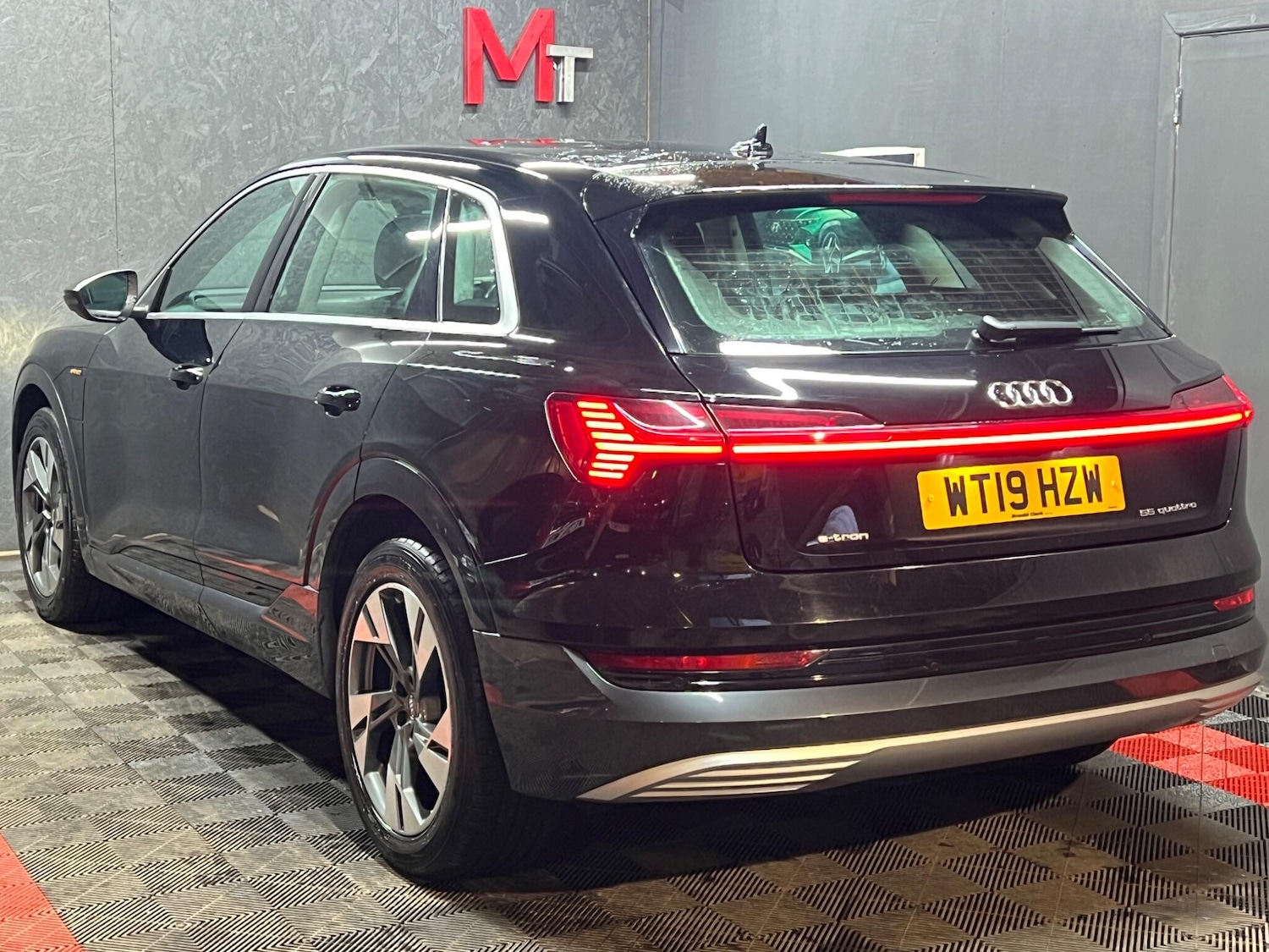 Used Audi e-tron 2019 for sale - 77496962: Photo 4