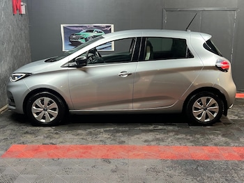 Used Renault Zoe 2021 for sale - 77468428: Photo