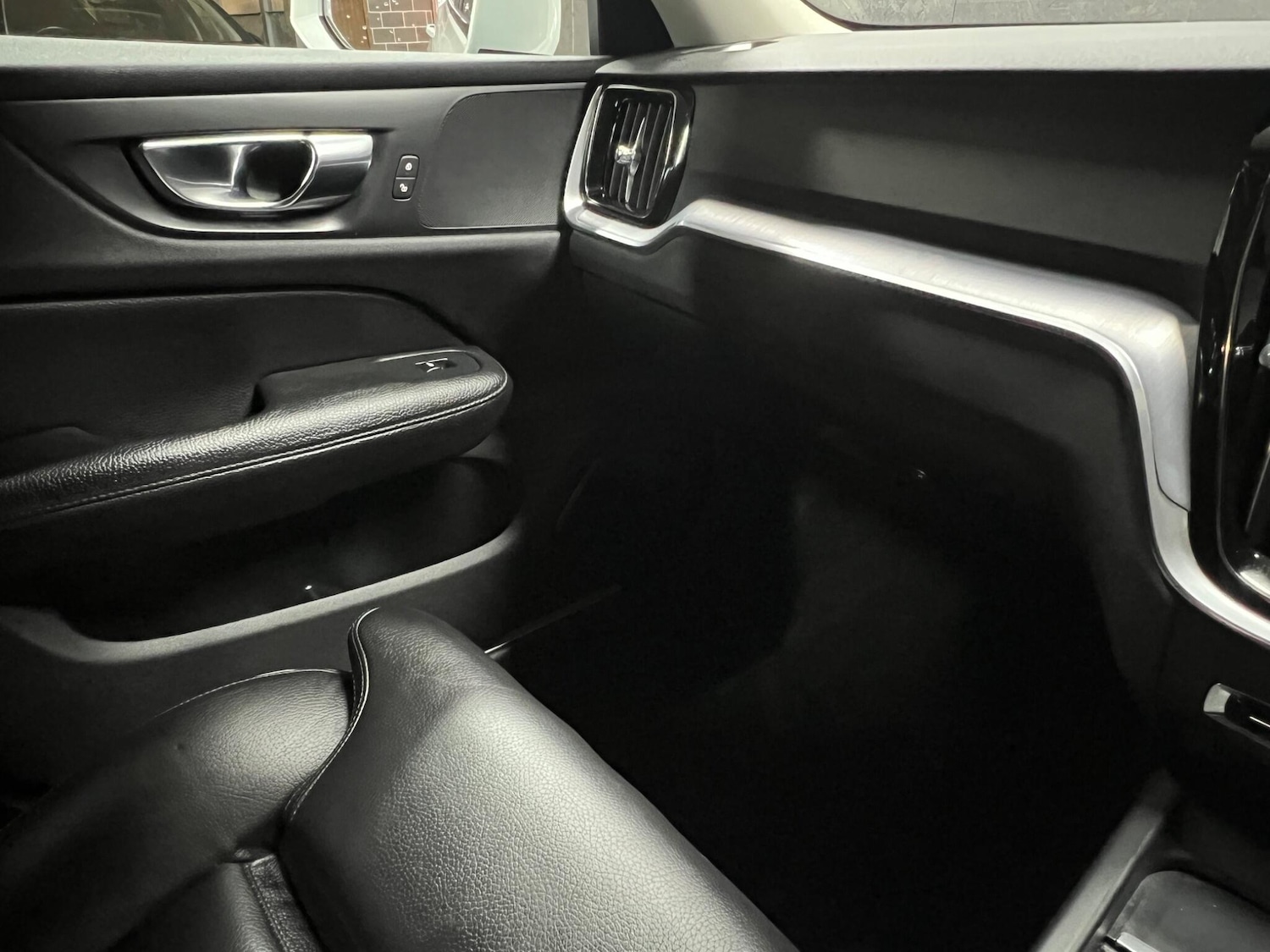 Used Volvo V60 Cross Country for sale - 77783431: Photo 42