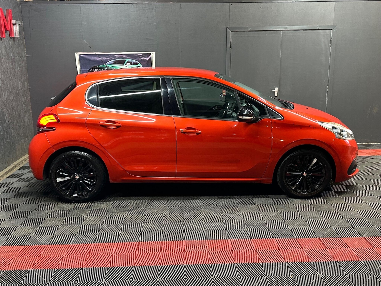 Used Peugeot 208 2015 for sale - 77091115: Photo 12